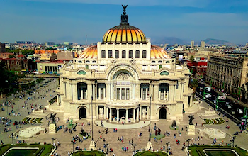 Exploring Tipping Traditions in Mexico City